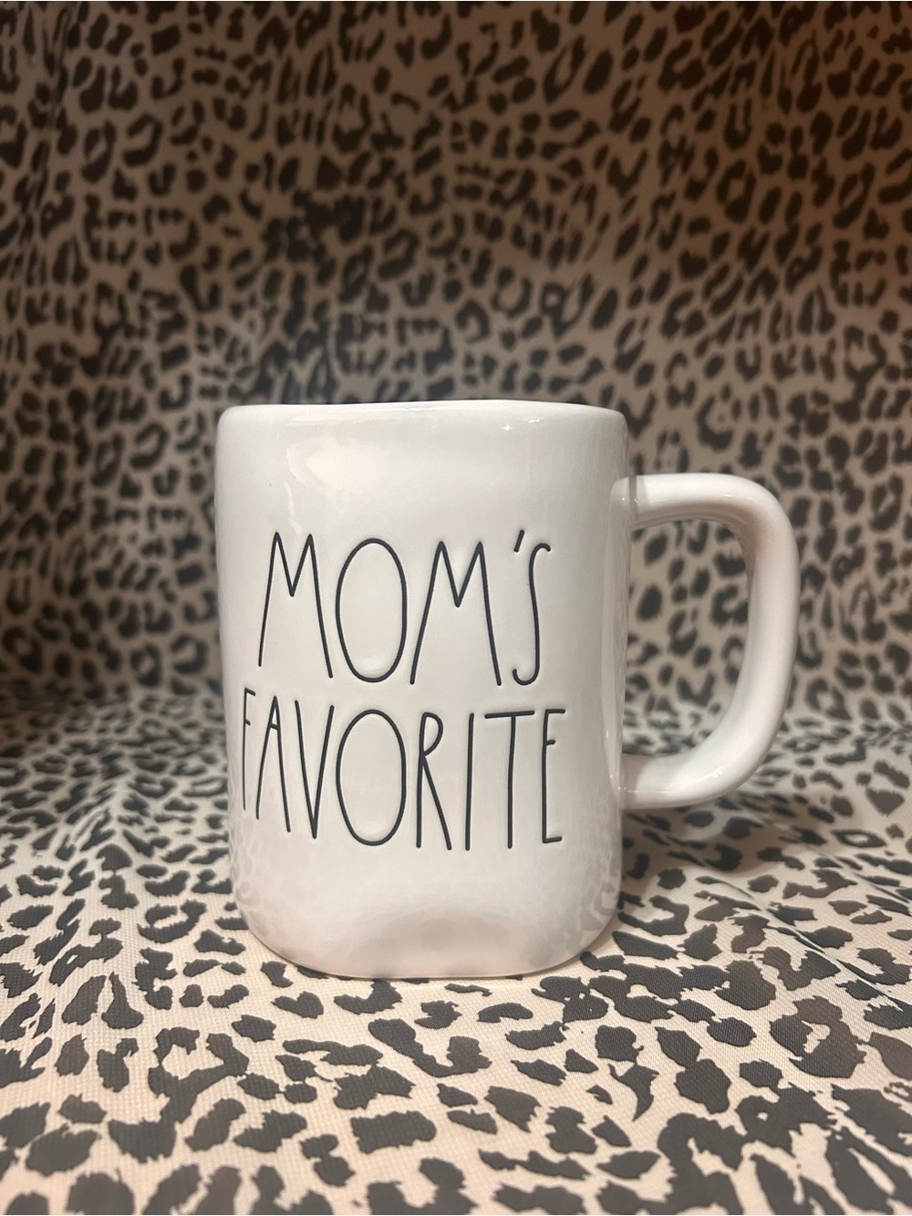 Rae Dunn Ceramic “Mom’s Favorite” Mug